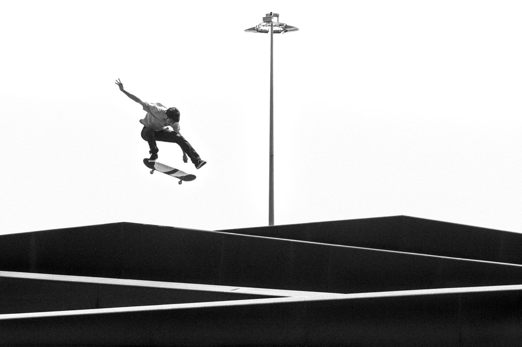 REMY_TAVEIRA_KICKFLIP_SCULPTURE